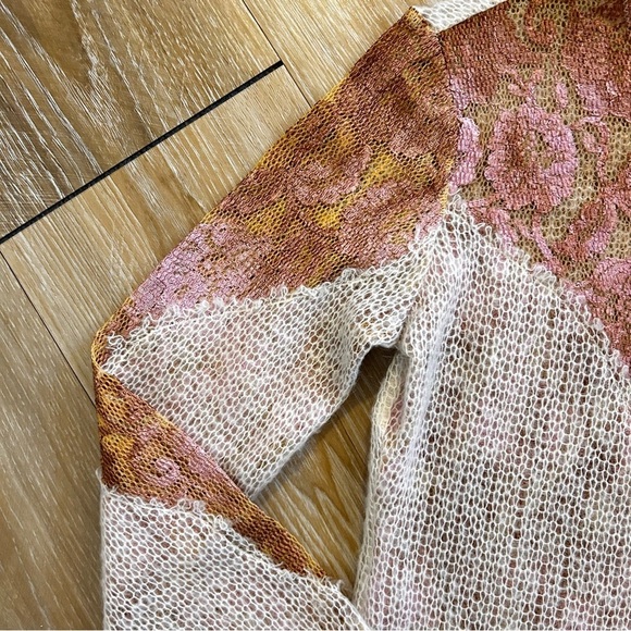 Versace Y2K Vintage Sheer Knit Lace Cream Rose Sweater – Size Medium - Picture 6 of 9